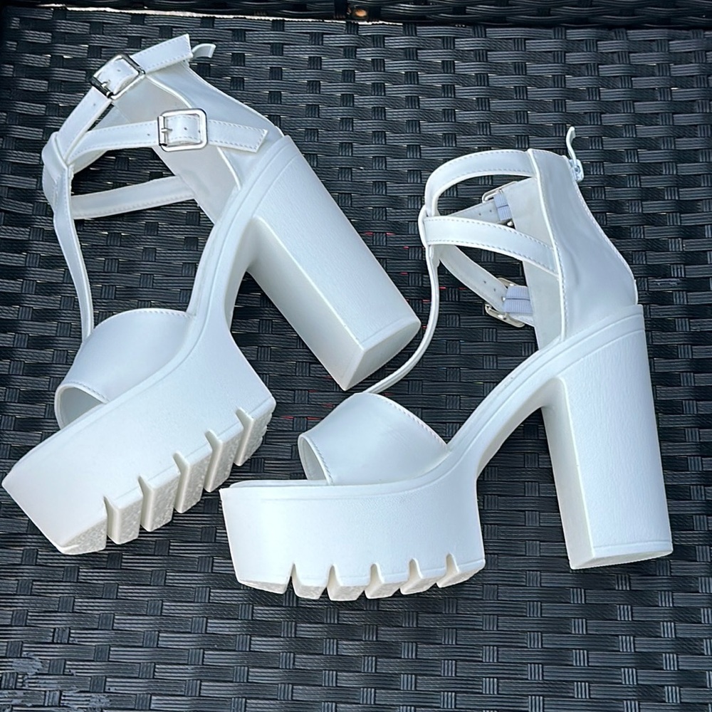 Size 8 white heels